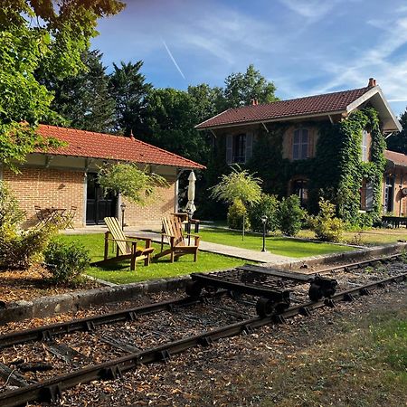 Bed and Breakfast Echappee Enchantee Dans Une Ancienne Gare Au Bord De La Foret D'Orleans - Fr-1-590-268 Combreux Exterior foto