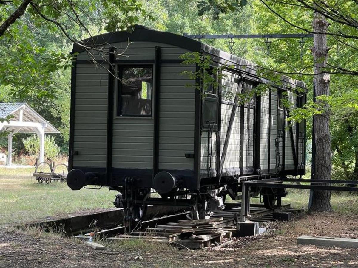 Bed and Breakfast Echappee Enchantee Dans Une Ancienne Gare Au Bord De La Foret D'Orleans - Fr-1-590-268 Combreux Exterior foto